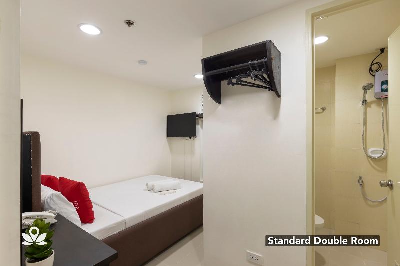 Zen Rooms Triangle Hotel Manila