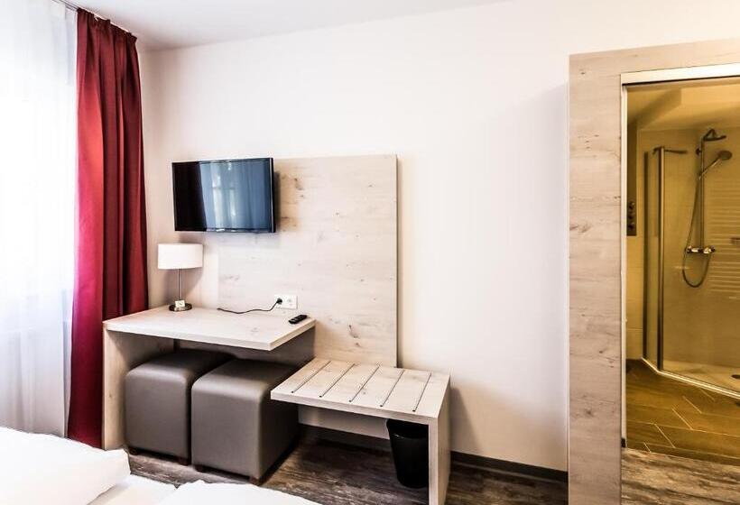 旅馆 Gästehaus Stahuber