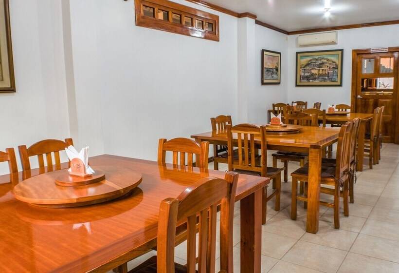 تختخواب و صبحانه Hostal Macaw