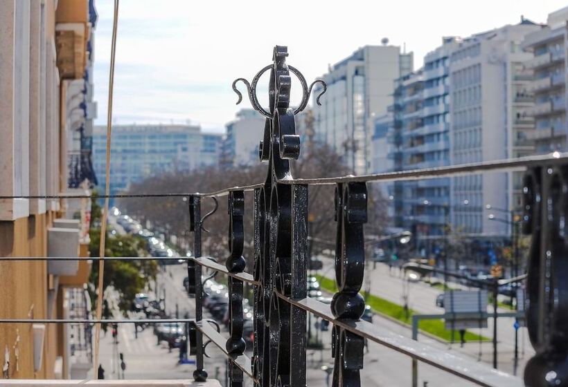 تختخواب و صبحانه Nlc Rooms & Suites