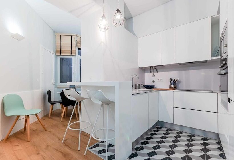 تختخواب و صبحانه Nlc Rooms & Suites