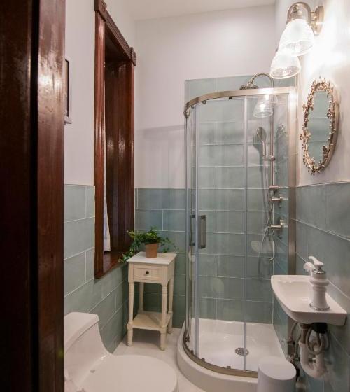 George Washington Wood Bed & Breakfast