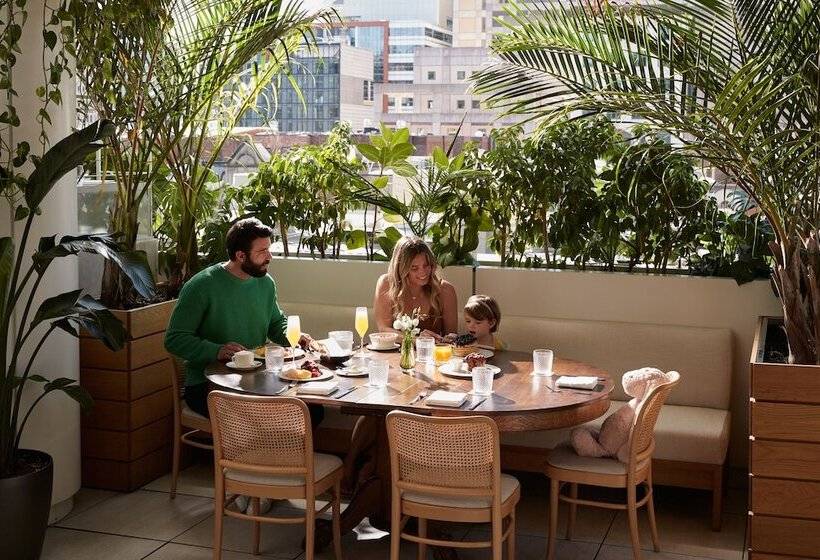 Four Seasons Hotel Montreal