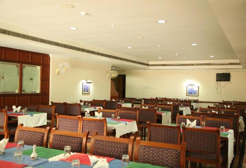 ホテル Kallada Residency