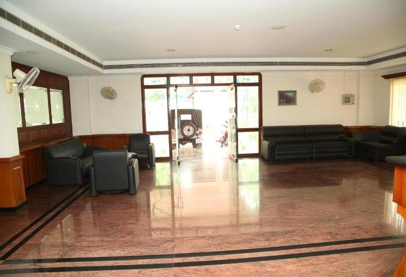 ホテル Kallada Residency