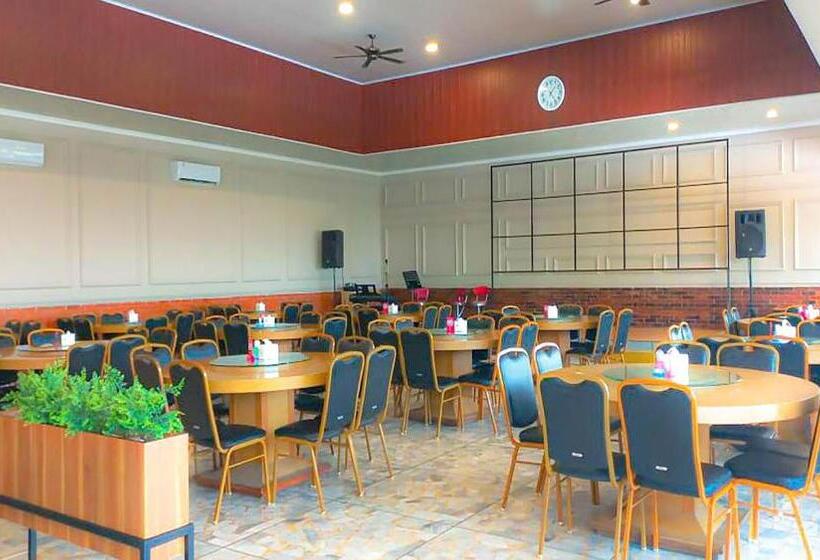 בית מלון כפרי Kuraya Residence Lampung