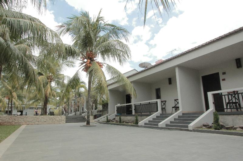 בית מלון כפרי Kuraya Residence Lampung