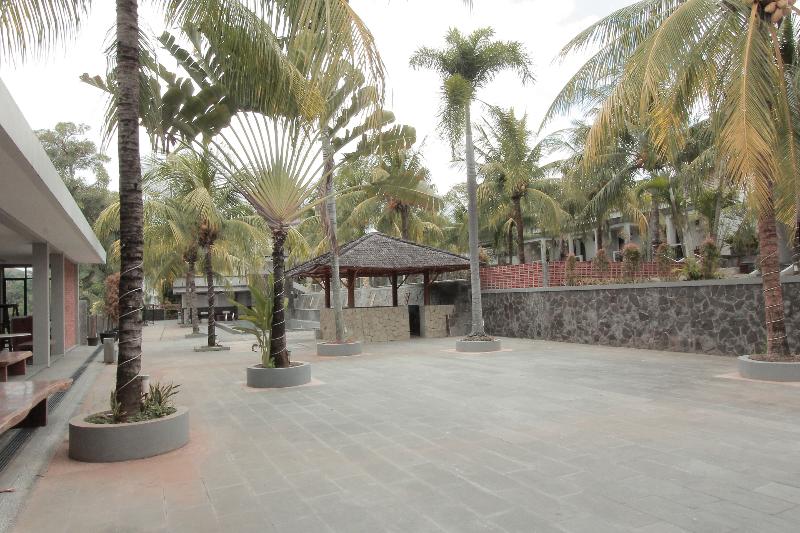 בית מלון כפרי Kuraya Residence Lampung