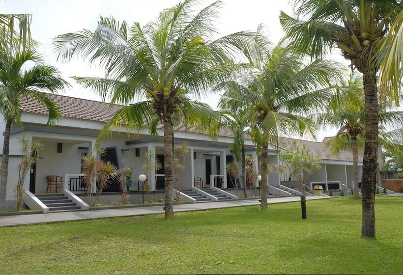 בית מלון כפרי Kuraya Residence Lampung