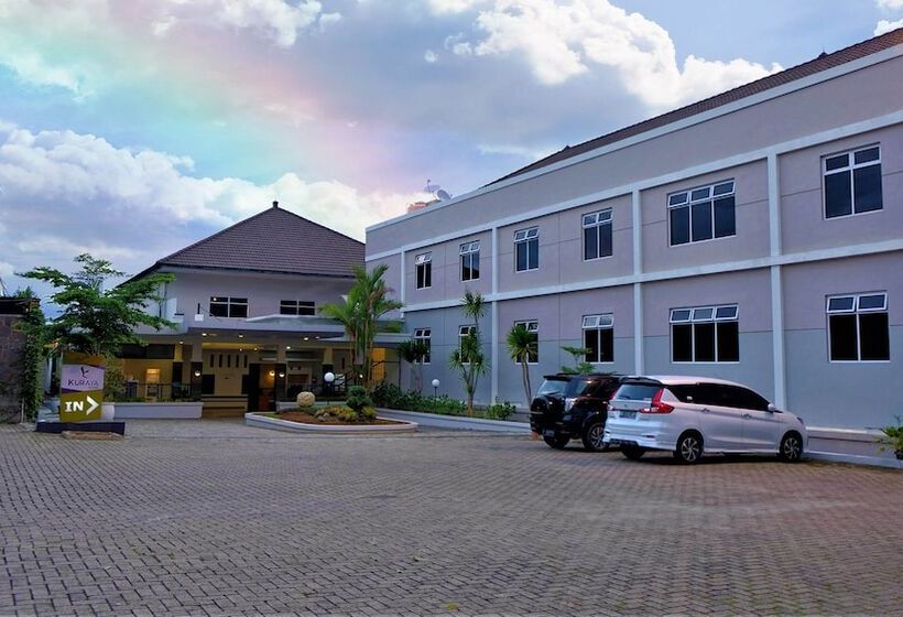 בית מלון כפרי Kuraya Residence Lampung