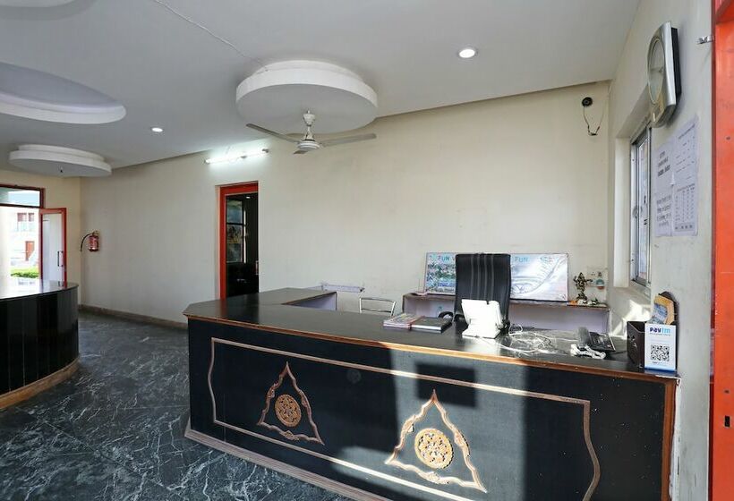 בית מלון כפרי Oyo 19862 The Fun Valley