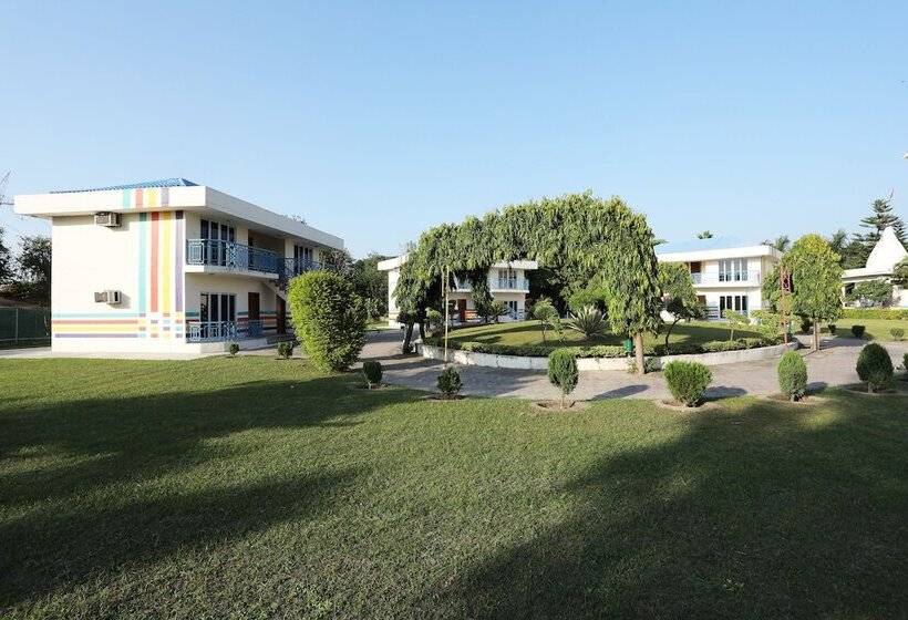 בית מלון כפרי Oyo 19862 The Fun Valley