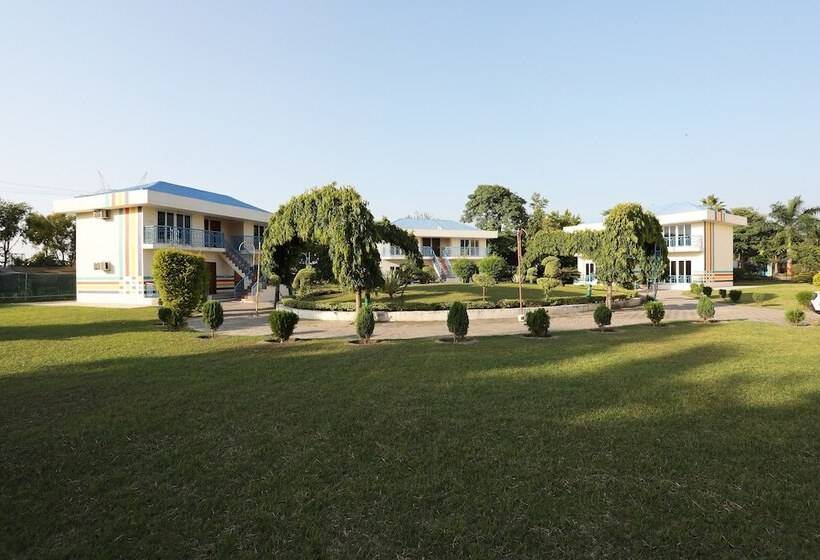 בית מלון כפרי Oyo 19862 The Fun Valley