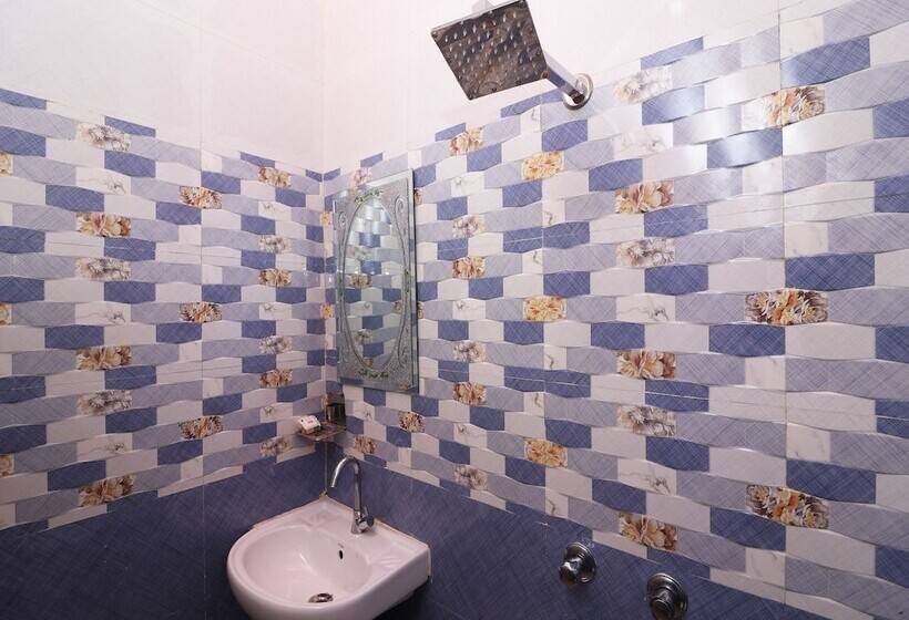 هتل Oyo 22646 Jyoti