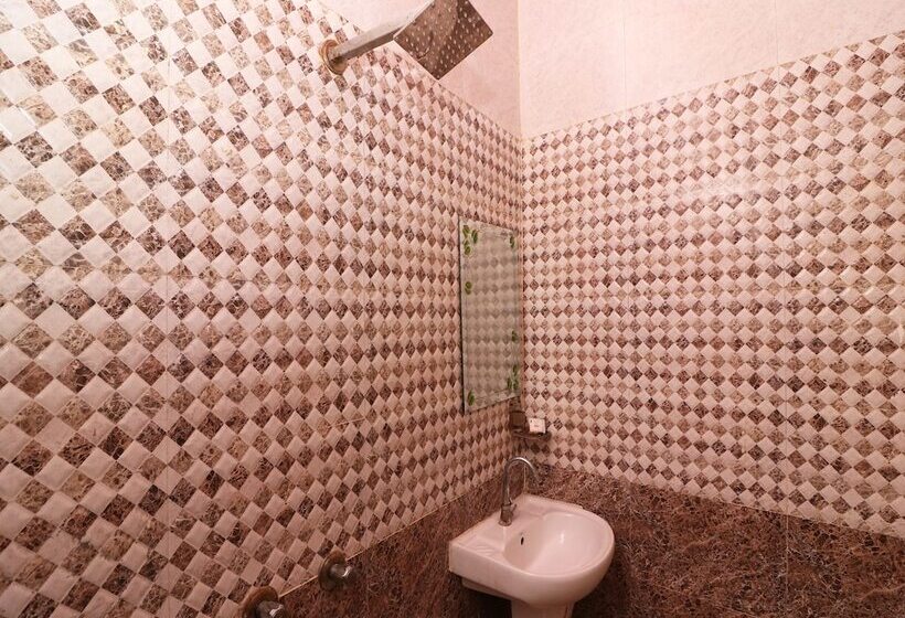 هتل Oyo 22646 Jyoti