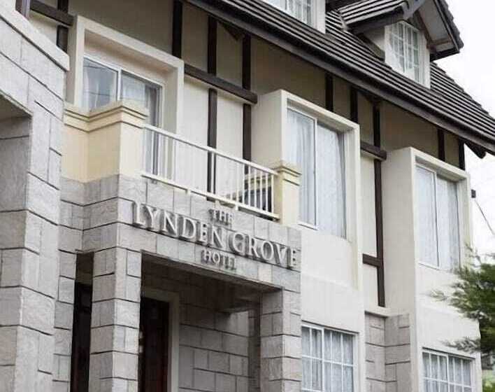 Отель The Lynden Grove