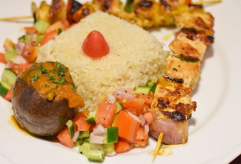 Отель The Lynden Grove