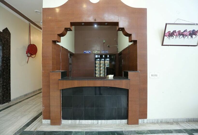 Oyo 16906 Hotel Balsons