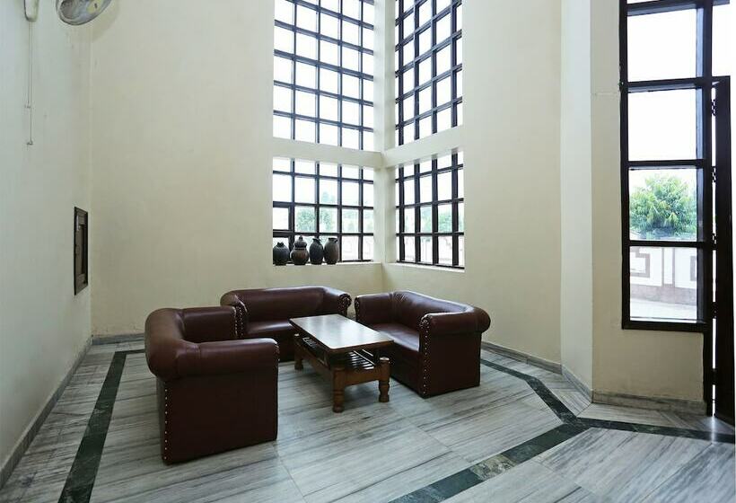 Oyo 16906 Hotel Balsons