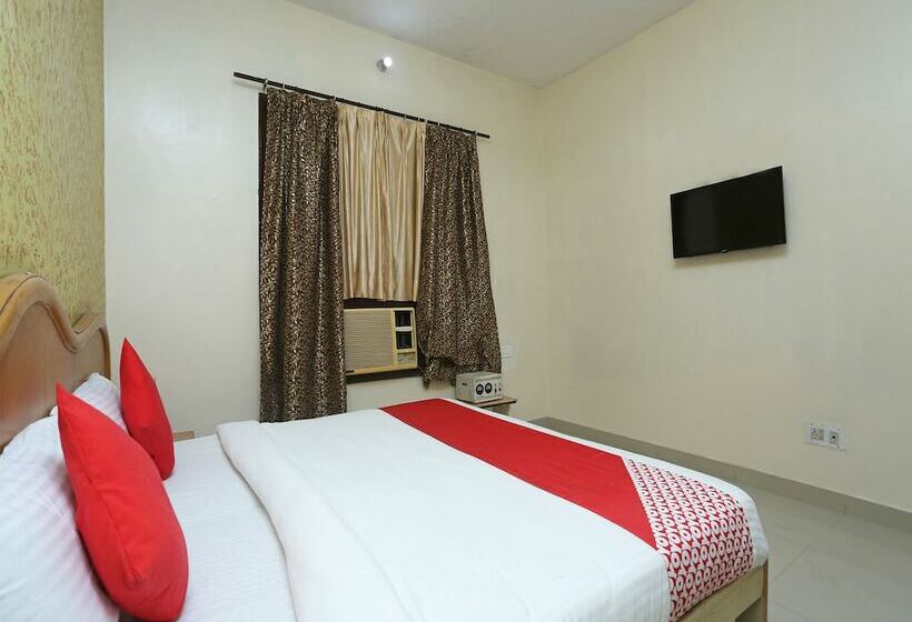 Oyo 16906 Hotel Balsons