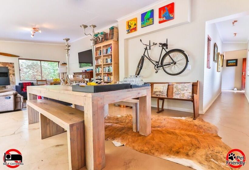 بنسيون Cinzaco Dullstroom