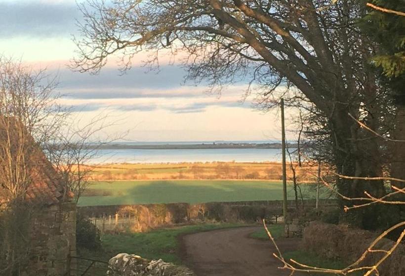 צימר Buckton Farmhouse