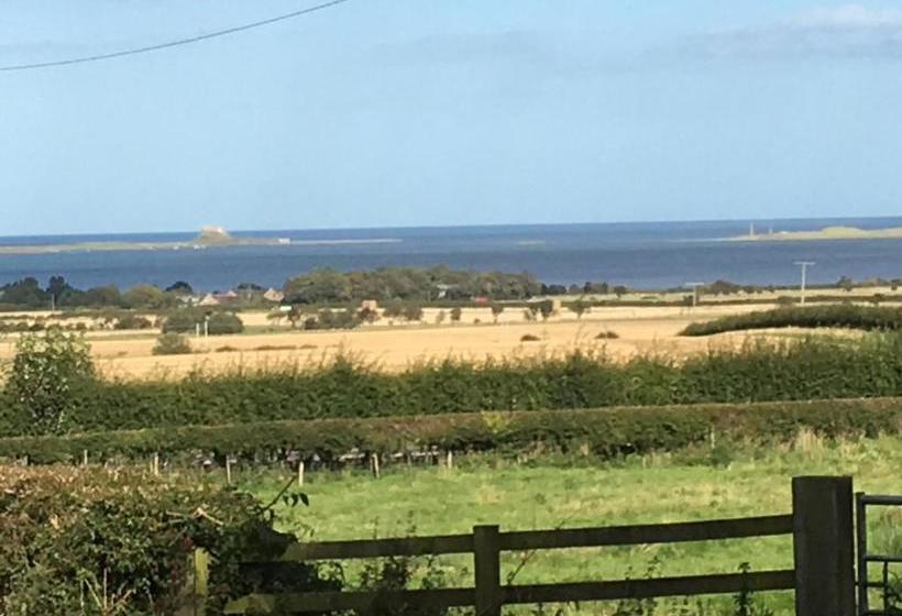 צימר Buckton Farmhouse