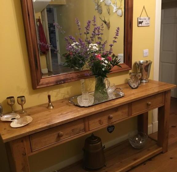 צימר Buckton Farmhouse