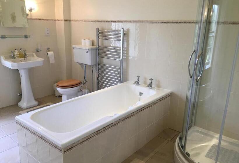 צימר Buckton Farmhouse