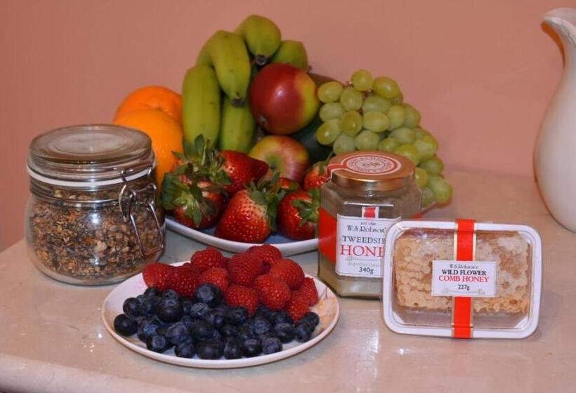 צימר Buckton Farmhouse