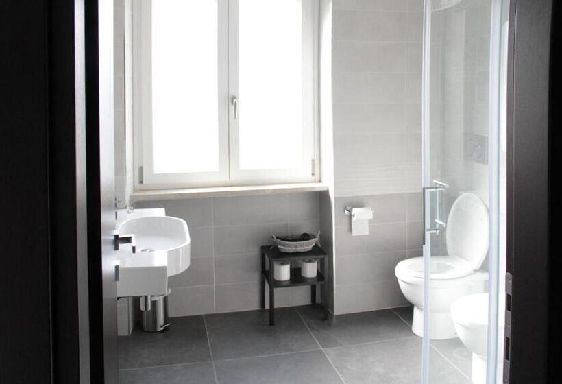 민박 Easyroom Frosinone   Casello Autostradale