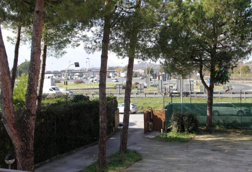 민박 Easyroom Frosinone   Casello Autostradale