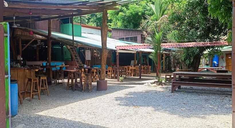 Flutterby House Hostel