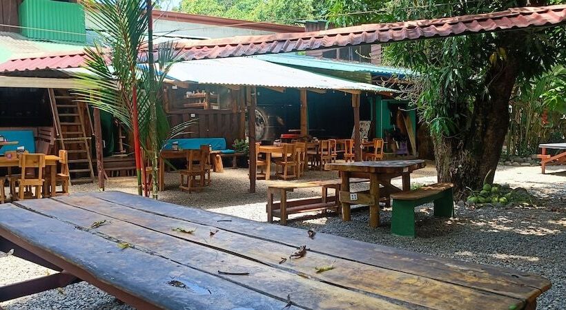 Flutterby House Hostel