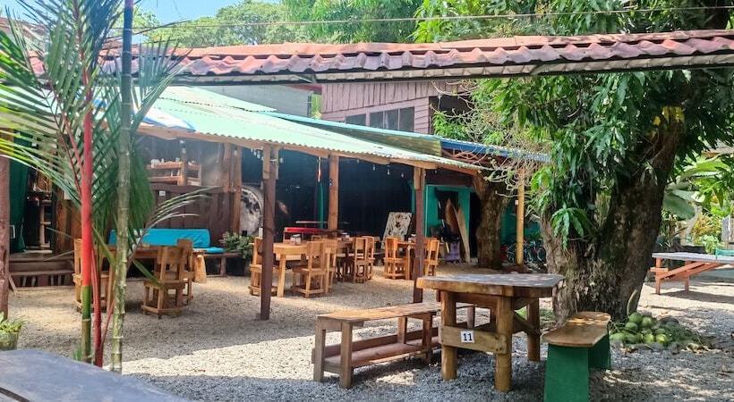 Flutterby House Hostel