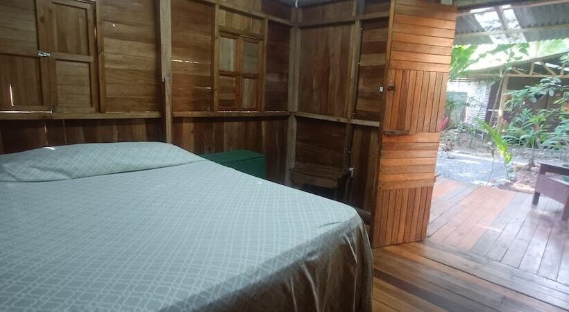 Flutterby House Hostel