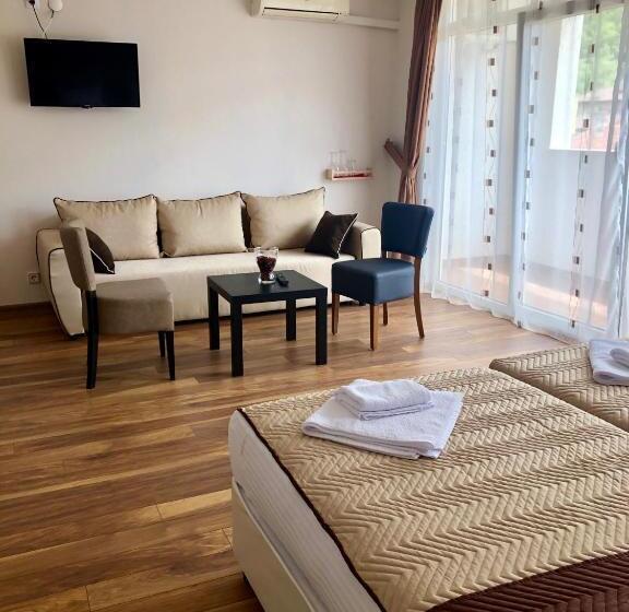 Family Hotel Ring & Thermal