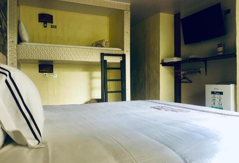 בית מלון כפרי Castillo Resort