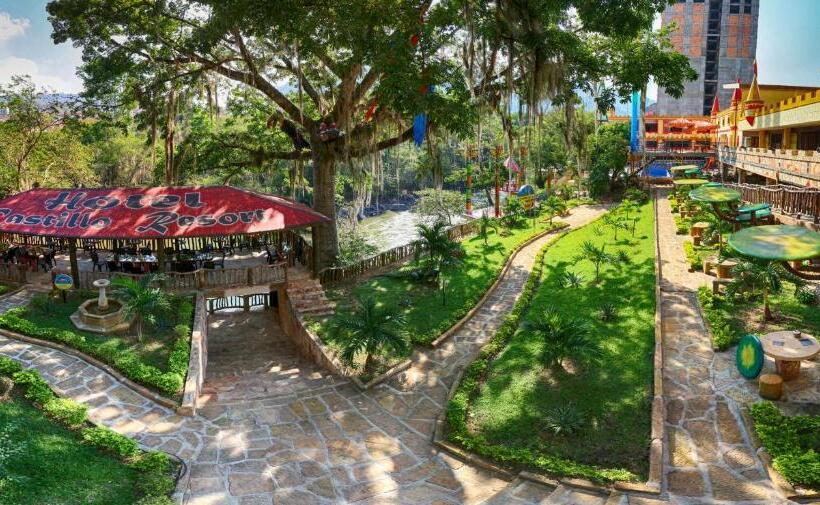 בית מלון כפרי Castillo Resort
