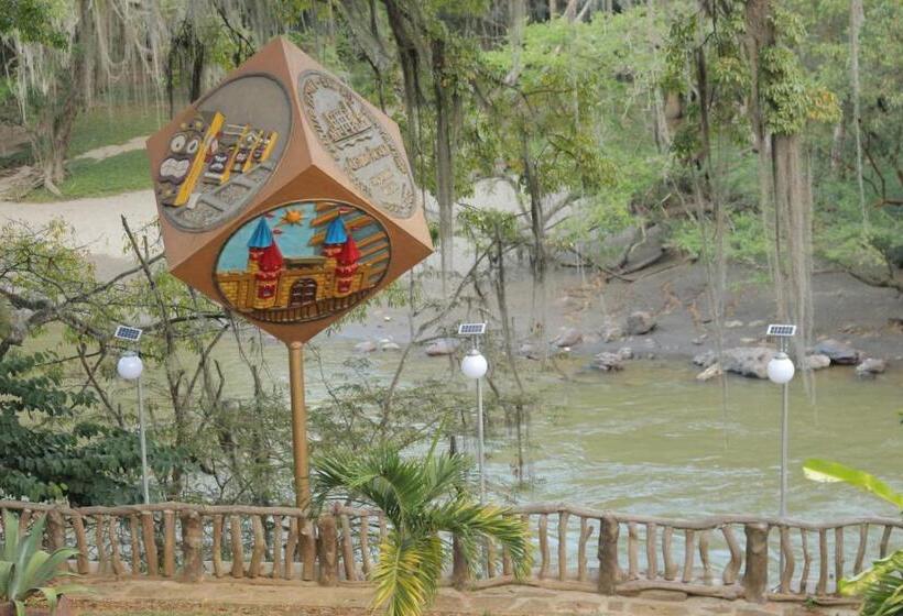 هتل Castillo Resort