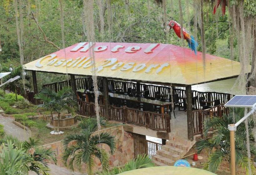 בית מלון כפרי Castillo Resort