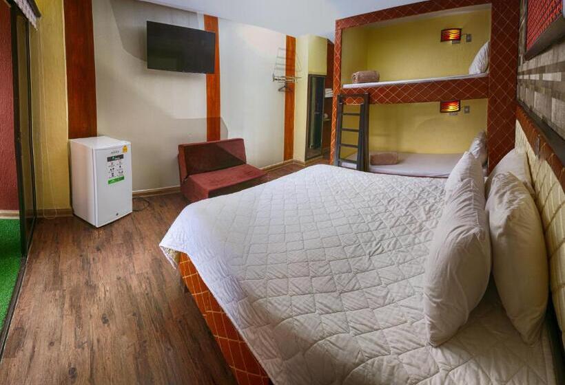 בית מלון כפרי Castillo Resort