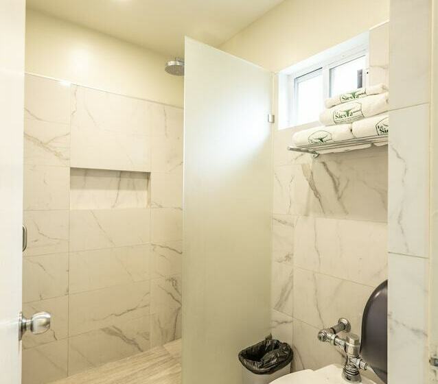 בית מלון כפרי La Siesta