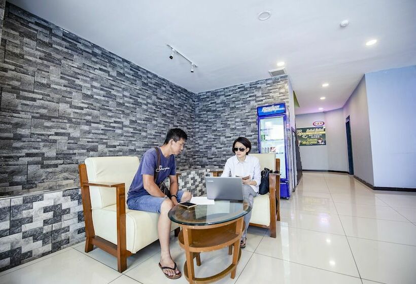 מוטל Pertama Lodge