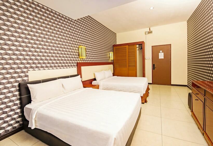 مُتل Pertama Lodge