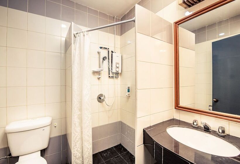 מוטל Pertama Lodge