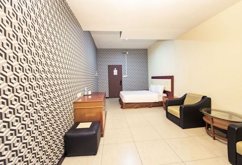 מוטל Pertama Lodge