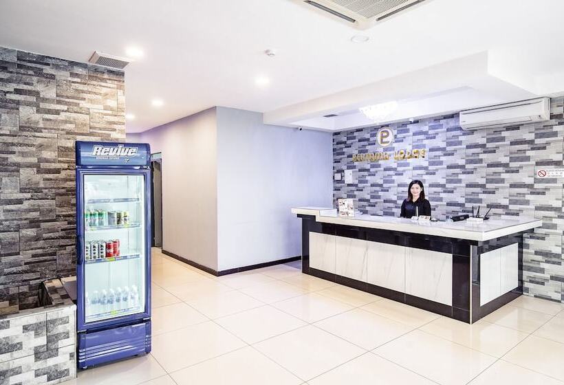 מוטל Pertama Lodge