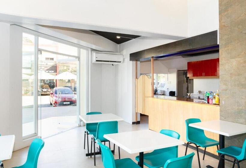 Oyo 133 Jazzy James Country Hotel Ii