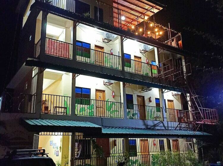 Pamujo Hostel
